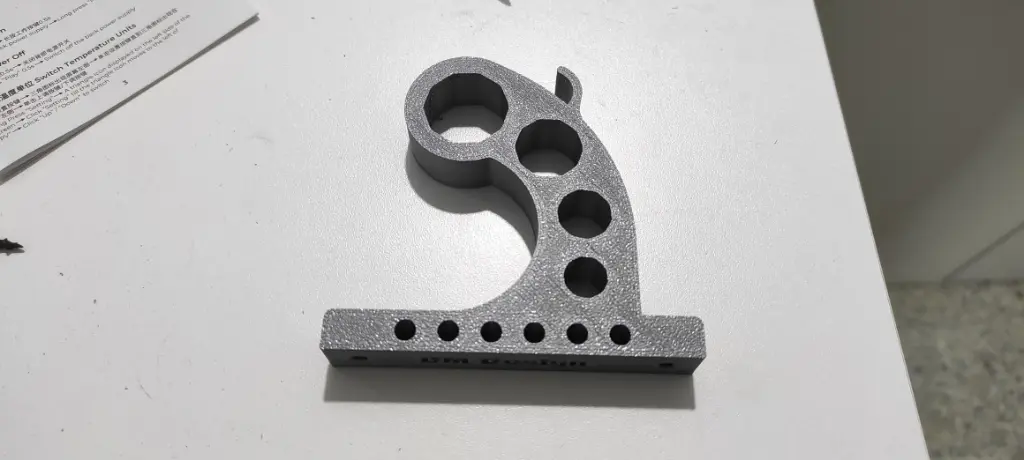 Soporte para casco y llaves